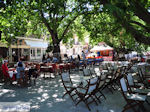 Het gezellige plein van Karia (Karya) foto 2 - Lefkas (Lefkada)